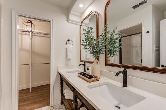 15 Surrey Circle, Ransom Canyon, TX 79366