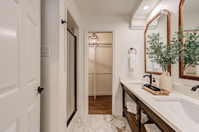 15 Surrey Circle, Ransom Canyon, TX 79366