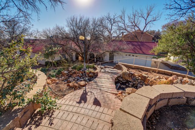 15 Surrey Circle, Ransom Canyon, TX 79366