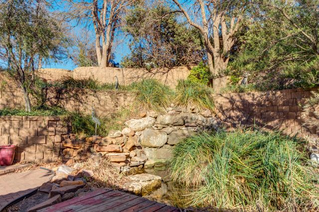 15 Surrey Circle, Ransom Canyon, TX 79366