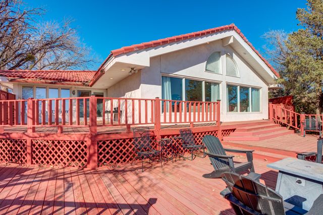 15 Surrey Circle, Ransom Canyon, TX 79366