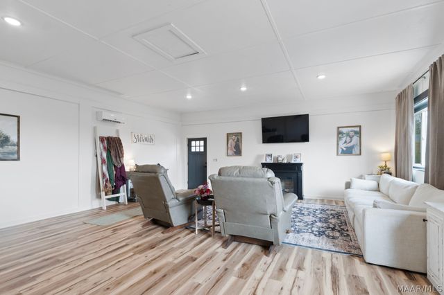 3756 County Road 49 ., Clanton, AL 35046