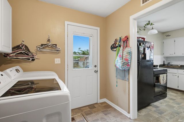 415 N Meridian Street, Sweetser, IN 46987