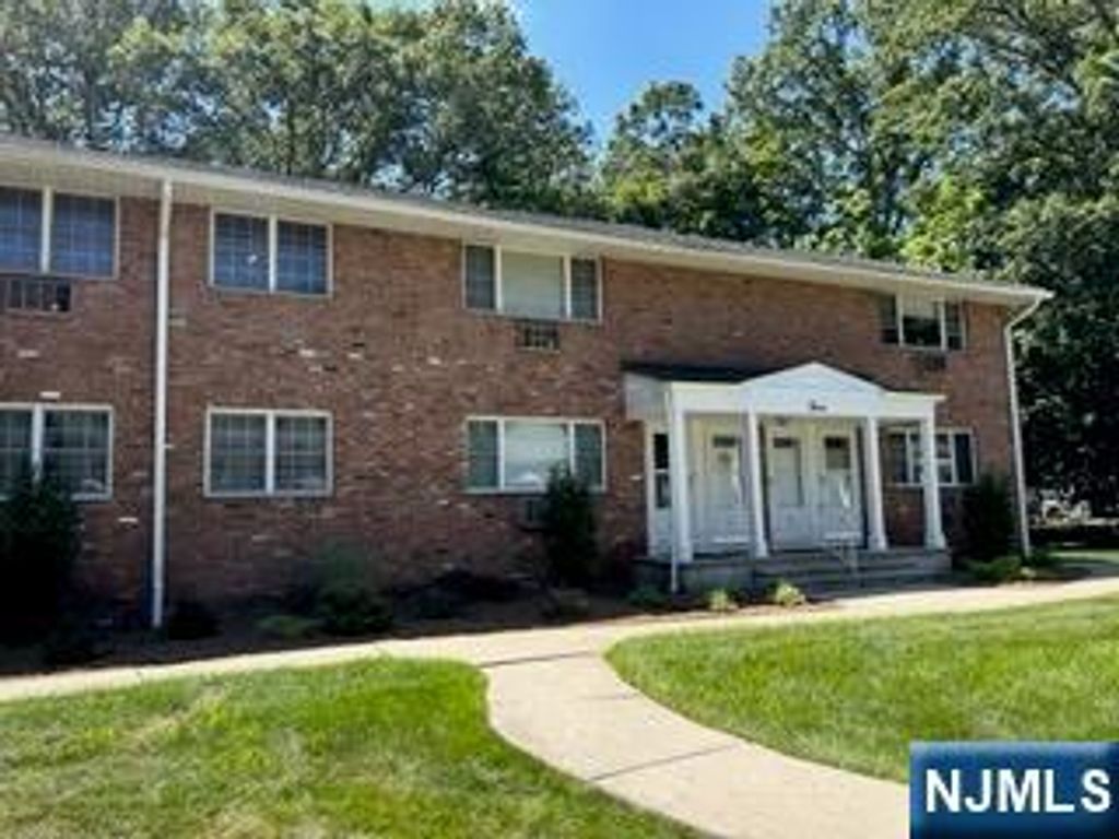 313 Washington Drive, Ramsey, NJ 07446