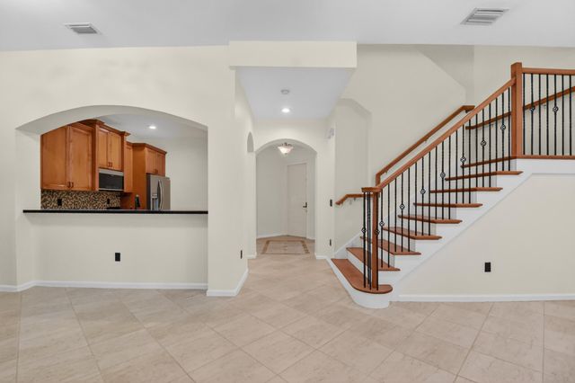 6421 Bella Circle 303, Boynton Beach, FL 33437