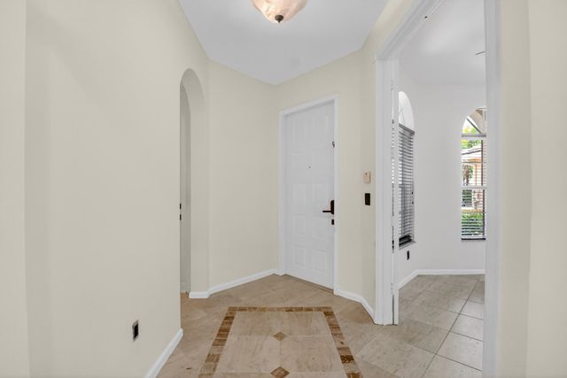 6421 Bella Circle 303, Boynton Beach, FL 33437
