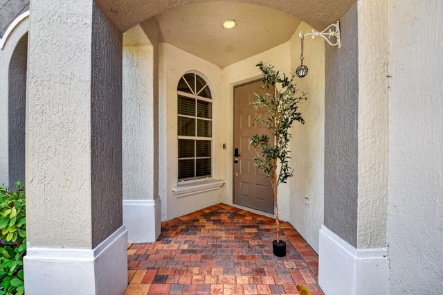 6421 Bella Circle 303, Boynton Beach, FL 33437