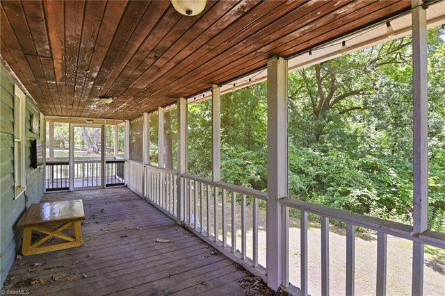 122 Helleri Circle, Advance, NC 27006