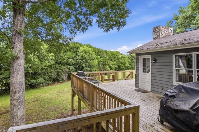 122 Helleri Circle, Advance, NC 27006