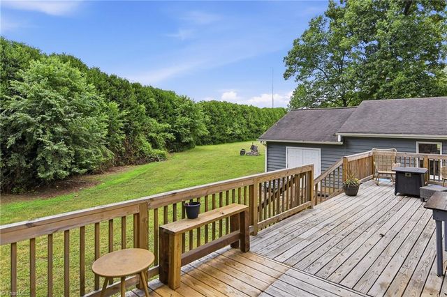 122 Helleri Circle, Advance, NC 27006