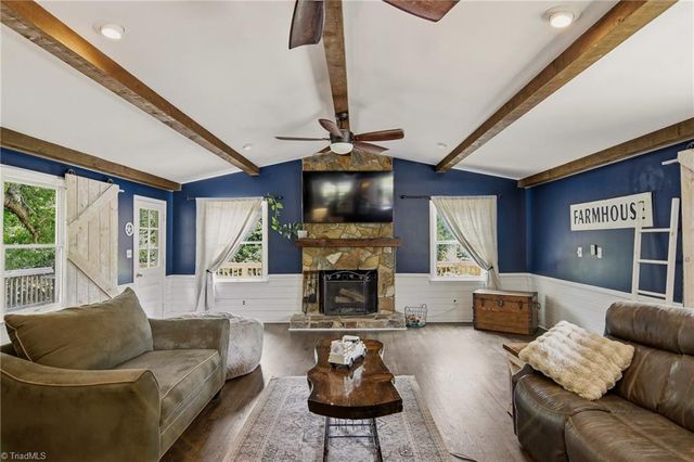 122 Helleri Circle, Advance, NC 27006