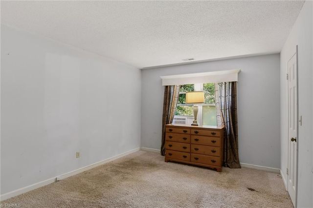 122 Helleri Circle, Advance, NC 27006