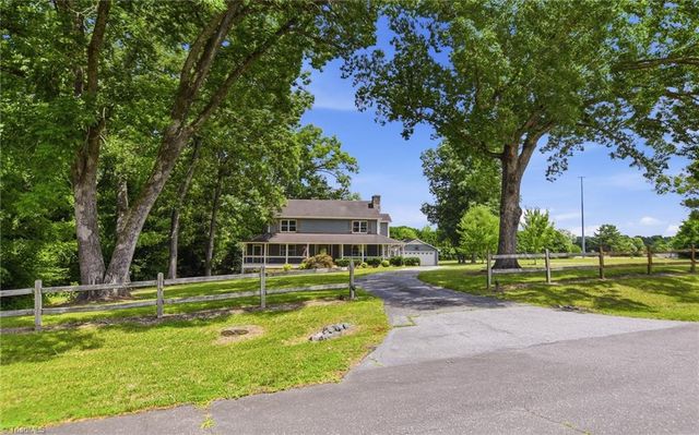 122 Helleri Circle, Advance, NC 27006