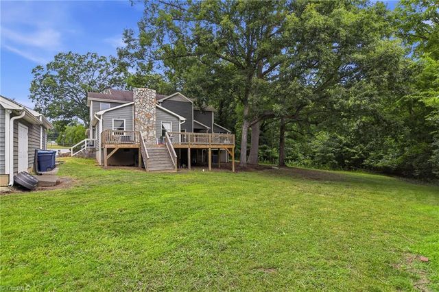122 Helleri Circle, Advance, NC 27006