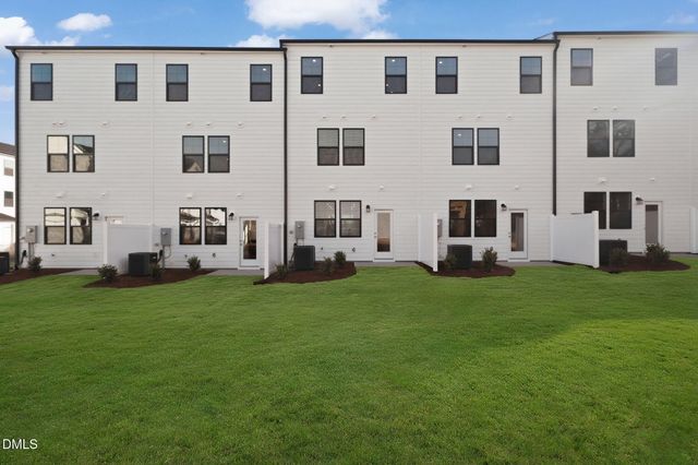 2307 Oakwood Meadows Court, Raleigh, NC 27604