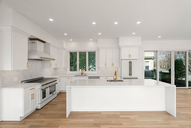 5 Morseland Ave, Newton, MA 02459