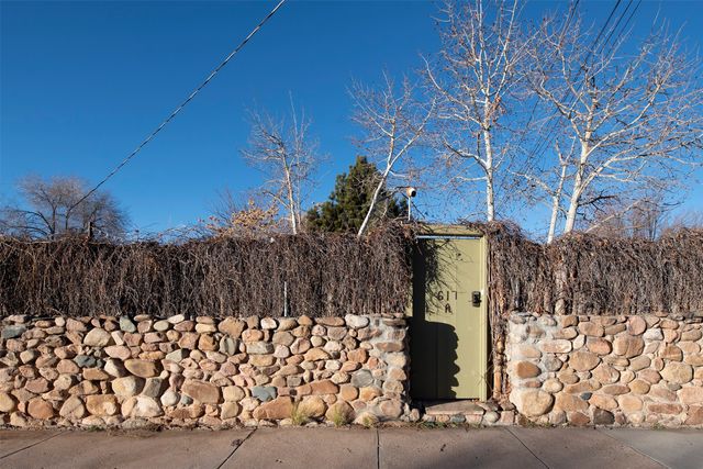 617 Don Felix A, Santa Fe, NM 87501