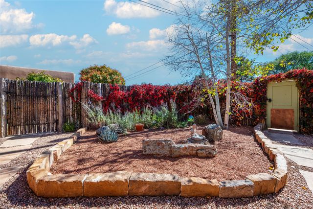 617 Don Felix A, Santa Fe, NM 87501