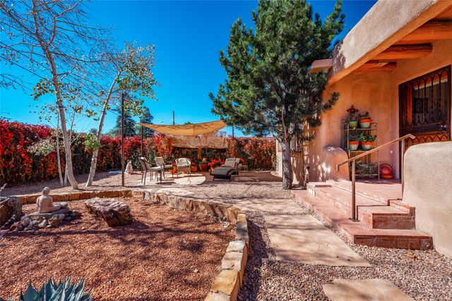 617 Don Felix A, Santa Fe, NM 87501