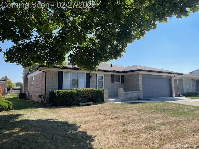 37742 DOUGLAS Court, Sterling Heights, MI 48310
