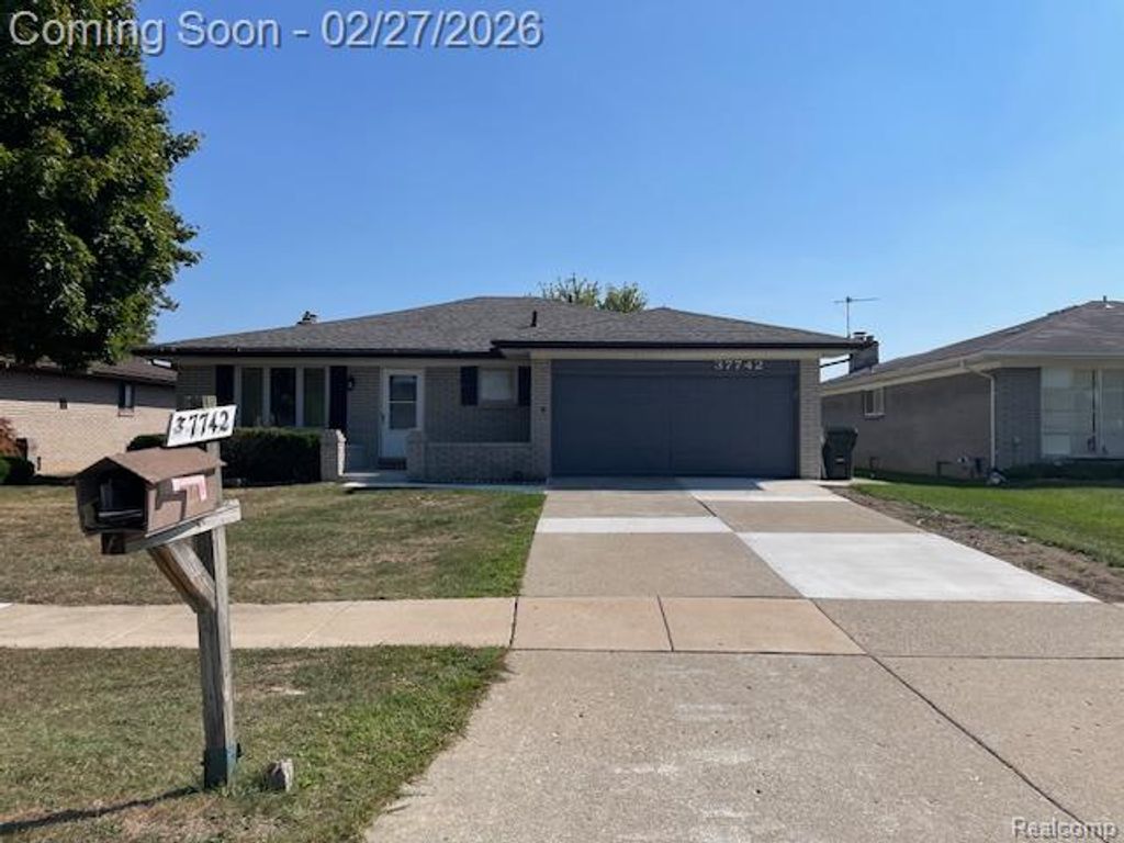 37742 DOUGLAS Court, Sterling Heights, MI 48310