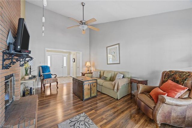 944 Chatfield Drive, Jamestown, NC 27282