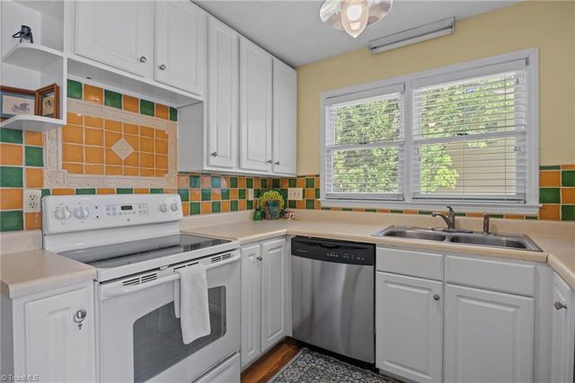 944 Chatfield Drive, Jamestown, NC 27282