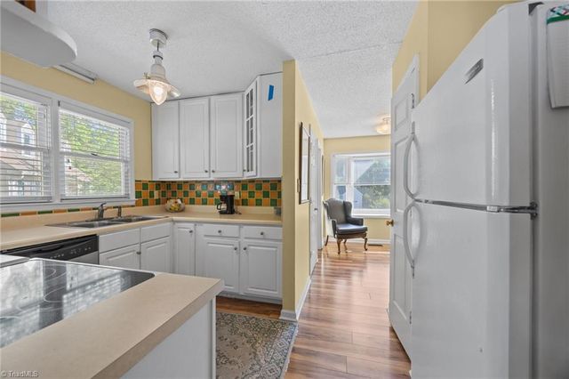 944 Chatfield Drive, Jamestown, NC 27282