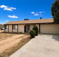 14595 Iroquois, Apple Valley, CA 92307