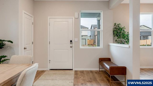 2751 Meadowlark Av, Woodburn, OR 97071