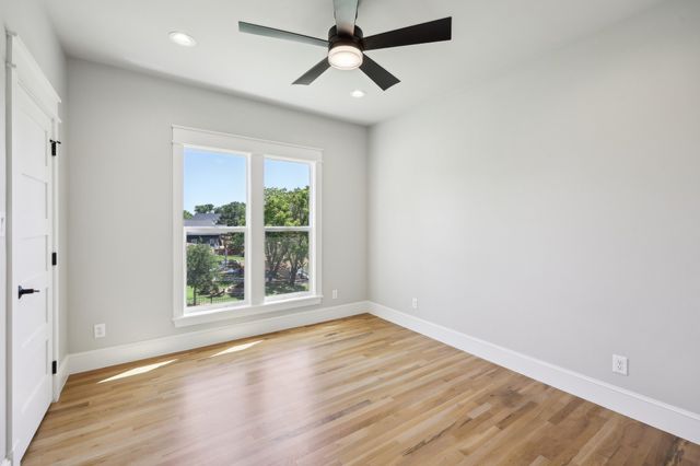 131 Hilltop Drive, Trinidad, TX 75163