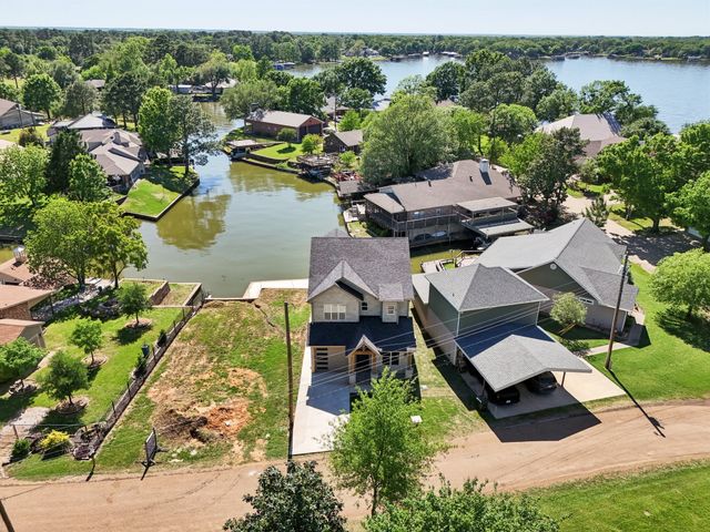 131 Hilltop Drive, Trinidad, TX 75163