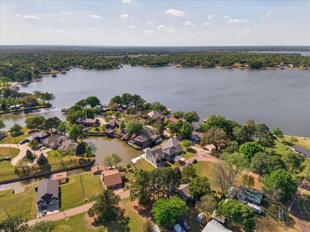 131 Hilltop Drive, Trinidad, TX 75163