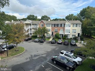 64 VERSAILLES, Hamilton, NJ 08619