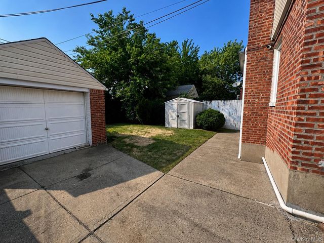 11828 227th Street, Cambria Heights, NY 11411