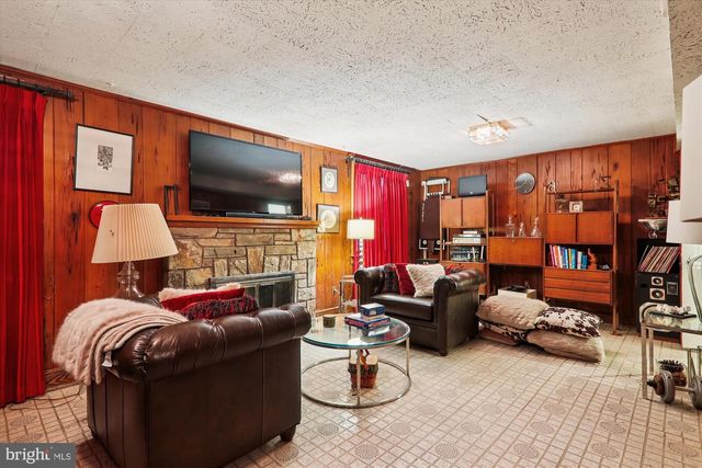 3195 WESTOVER DR SE, Washington, DC 20020