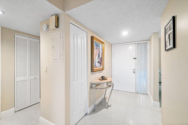 5771 FAIRWAY PARK Court 103, Boynton Beach, FL 33437