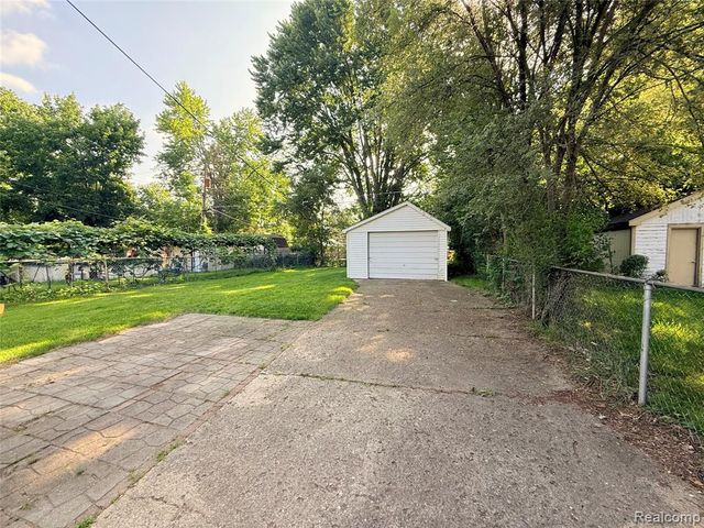 21212 Rensselaer Street, Farmington, MI 48336