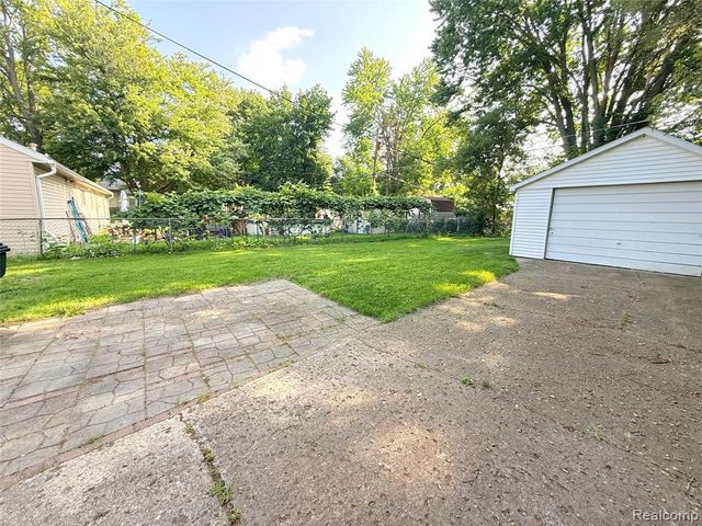 21212 Rensselaer Street, Farmington, MI 48336
