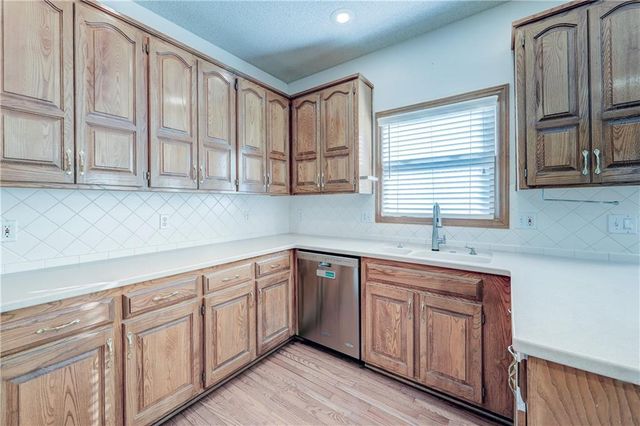 20809 W 102nd Street, Lenexa, KS 66220