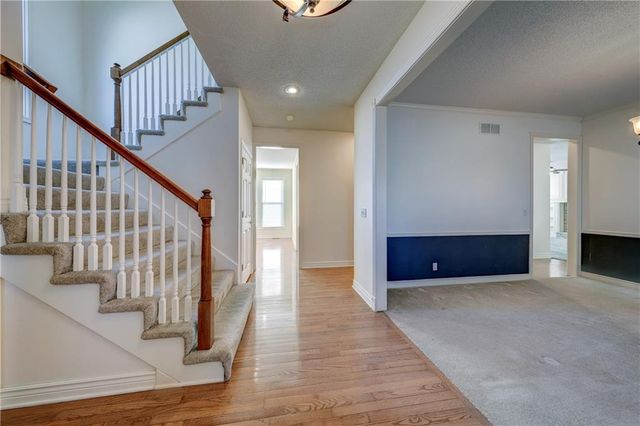 20809 W 102nd Street, Lenexa, KS 66220