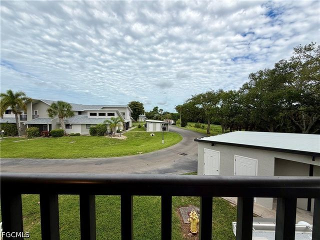 17020 Golfside CIR 104, Fort Myers, FL 33908
