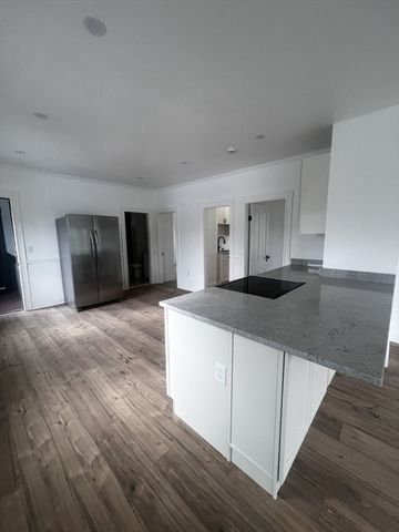 19 Reeves St, Worcester, MA 01607