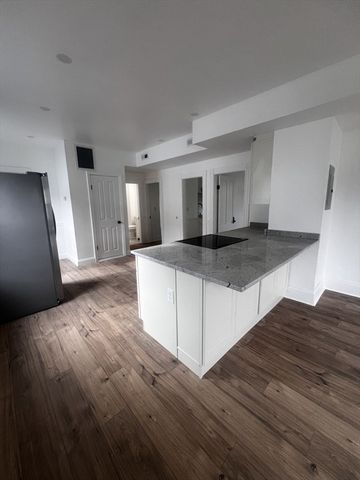 19 Reeves St, Worcester, MA 01607