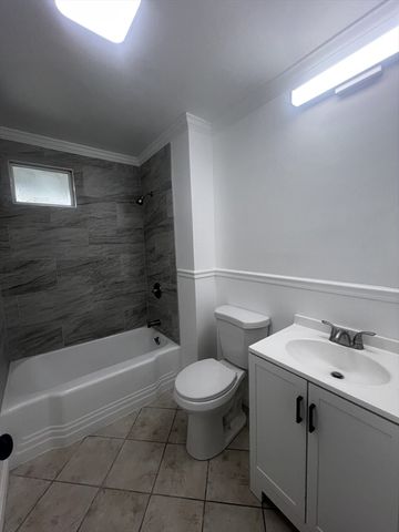19 Reeves St, Worcester, MA 01607
