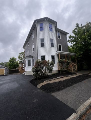 19 Reeves St, Worcester, MA 01607