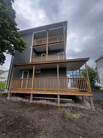 19 Reeves St, Worcester, MA 01607