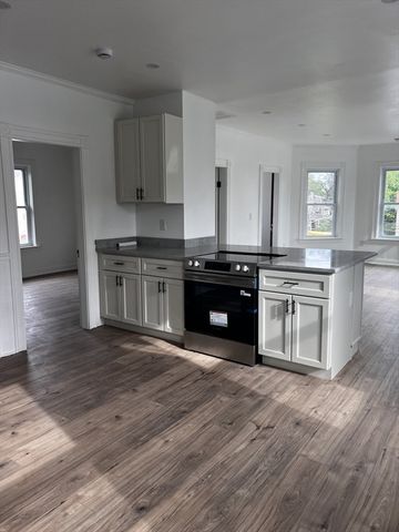 19 Reeves St, Worcester, MA 01607