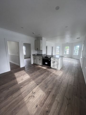 19 Reeves St, Worcester, MA 01607