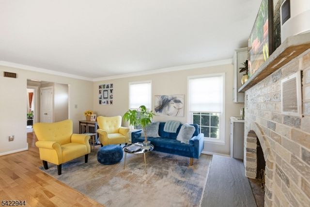 52 Country Squire Way, Branchburg Twp., NJ 08876